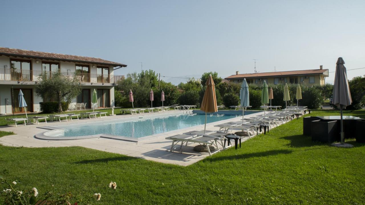 Residence Molino - Holiday Apartments Манерба-дель-Гарда Екстер'єр фото