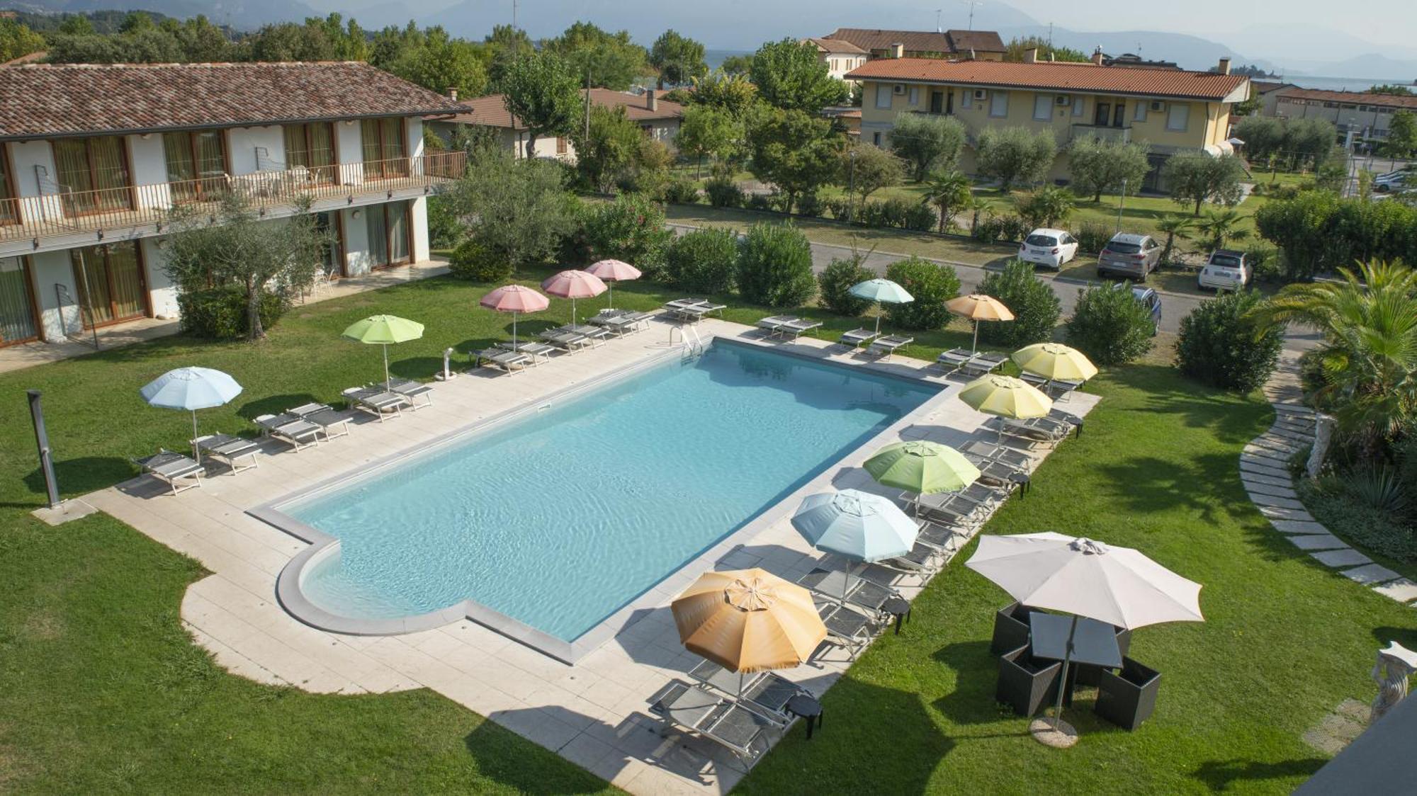 Residence Molino - Holiday Apartments Манерба-дель-Гарда Екстер'єр фото