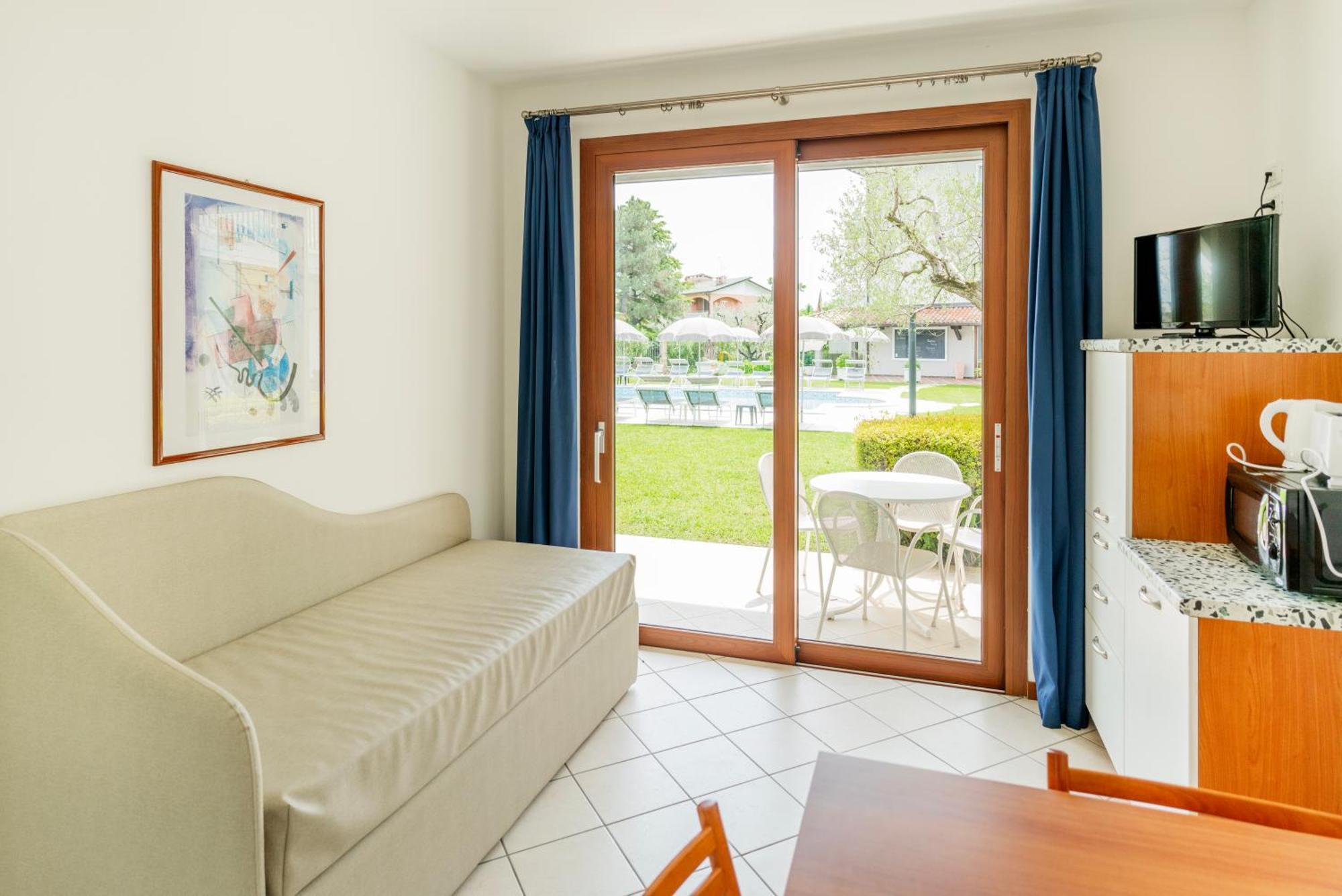 Residence Molino - Holiday Apartments Манерба-дель-Гарда Екстер'єр фото