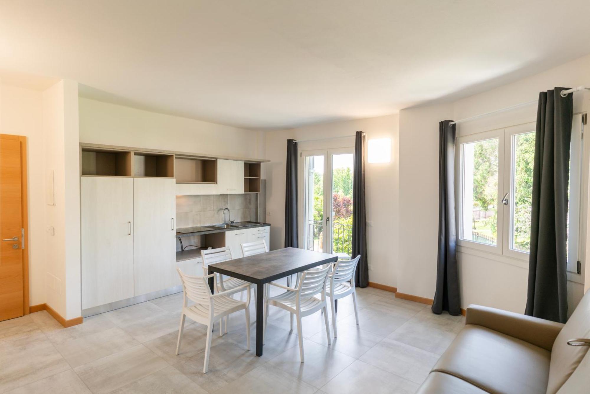 Residence Molino - Holiday Apartments Манерба-дель-Гарда Екстер'єр фото