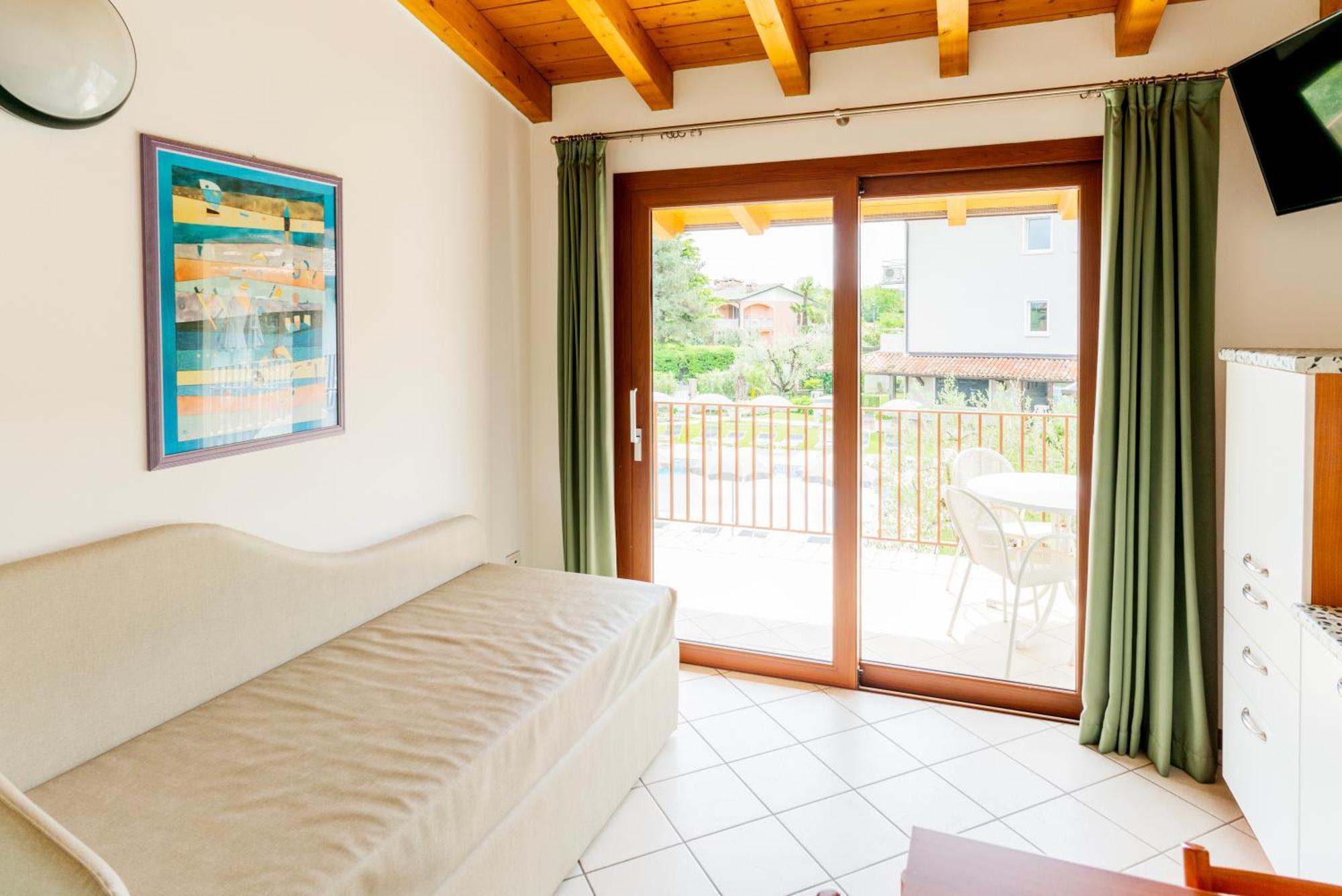Residence Molino - Holiday Apartments Манерба-дель-Гарда Екстер'єр фото