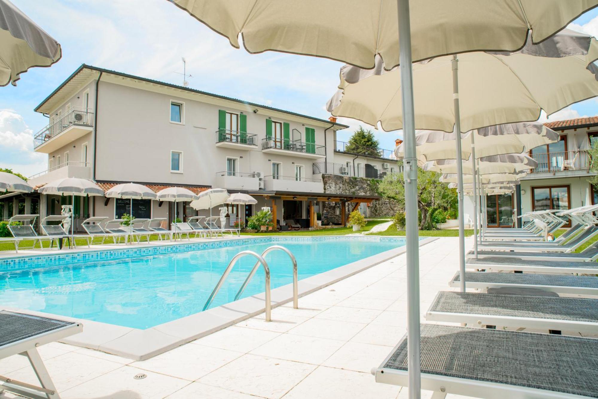 Residence Molino - Holiday Apartments Манерба-дель-Гарда Екстер'єр фото