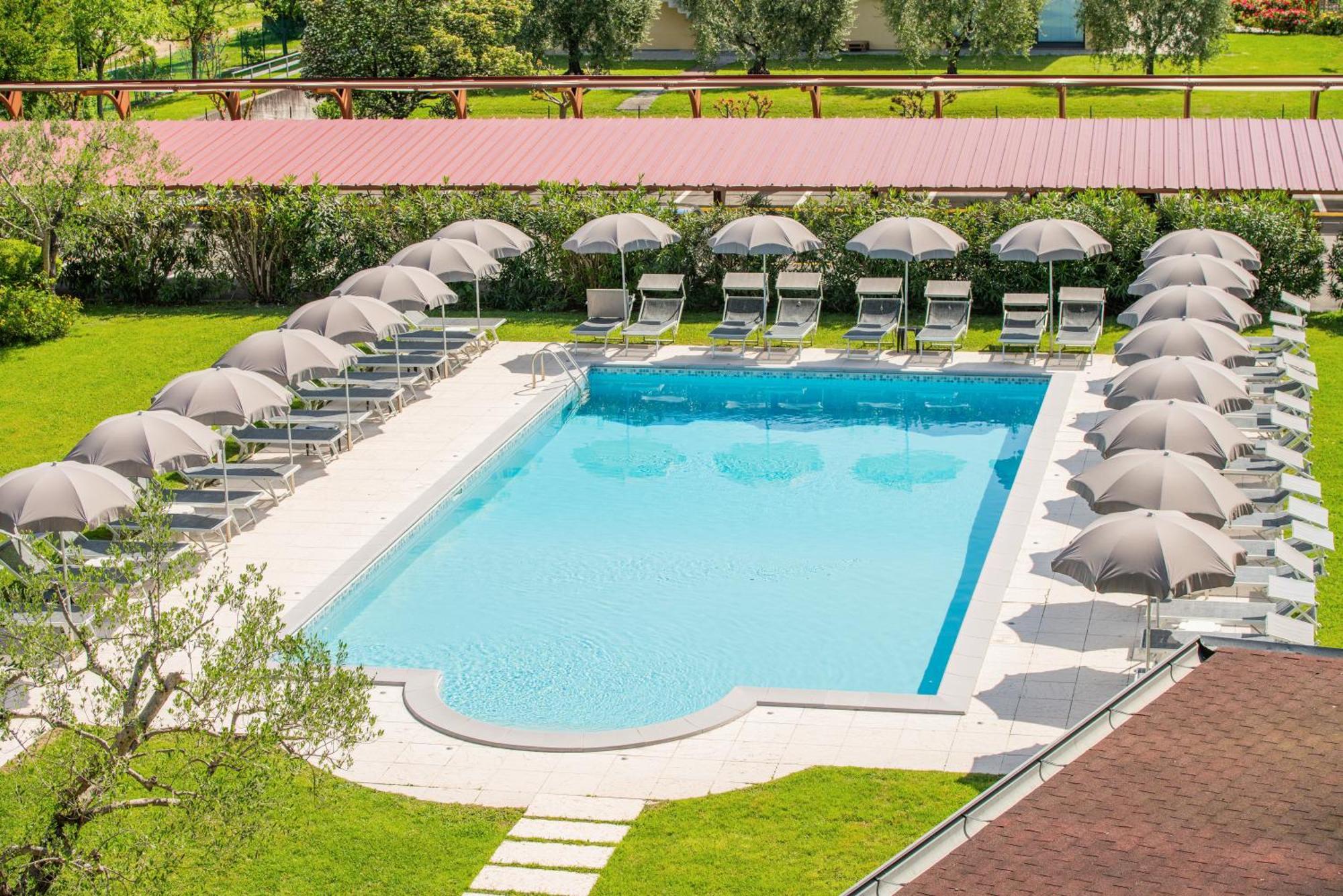 Residence Molino - Holiday Apartments Манерба-дель-Гарда Екстер'єр фото