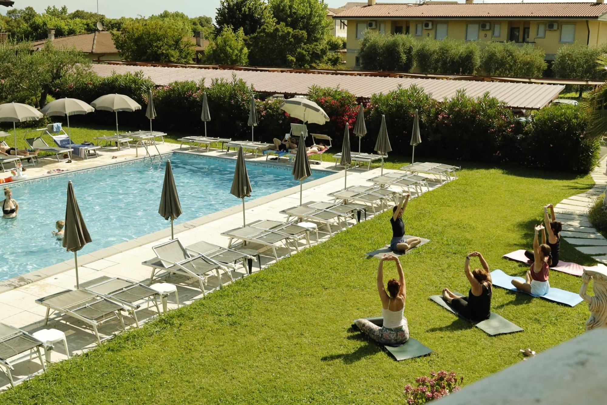 Residence Molino - Holiday Apartments Манерба-дель-Гарда Екстер'єр фото